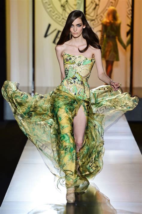 versace 2012 couture|Atelier Versace Fall 2012 Couture Fashion Show .